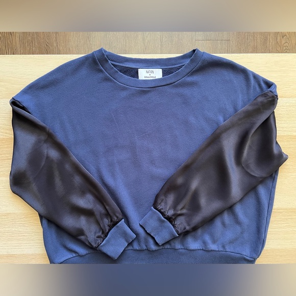 Nation x SoulCycle Cropped Sweatshirt Navy Contrast Sleeve M - Picture 4 of 12